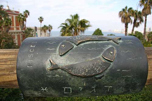 jaffa-wishing-piscespisces-name-sign-and-glyph-on-the-wishing-bridge-at-jaffa-israel